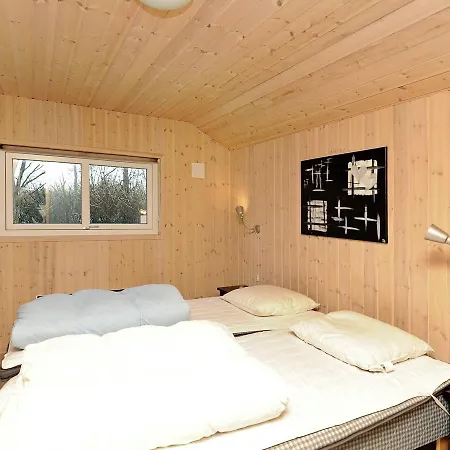 Four-bedroom Holiday In 5 *