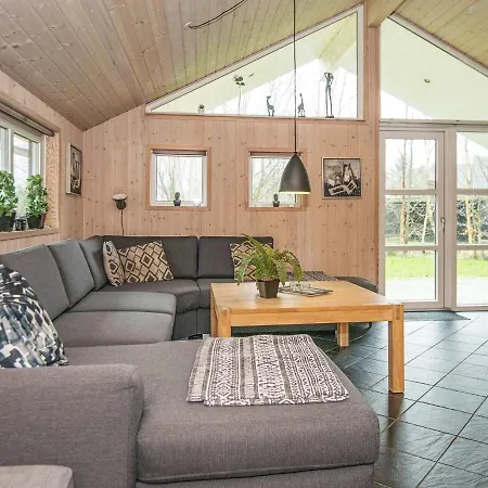Four-bedroom Holiday In 5 Oksbøl